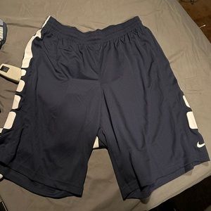 New never worn men’s Nike shorts